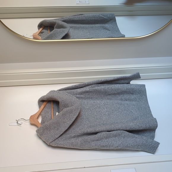 H&M Grey Sweater - Picture 1 of 3